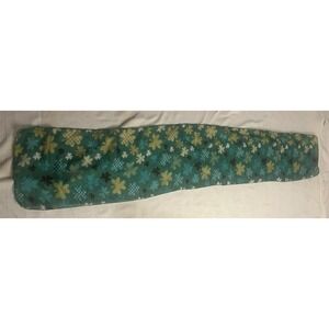 Women's Green Scarf with Clover and Flower Details Lightweight Fashion Accessory
